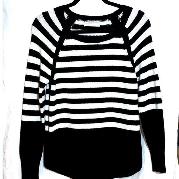 Anthropologie Rebekah Roubded Bottom Tunic Sweater Black White Stripes Sz Small - Picture 2 of 7